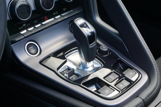 Jaguar F-TYPE P300 RWD