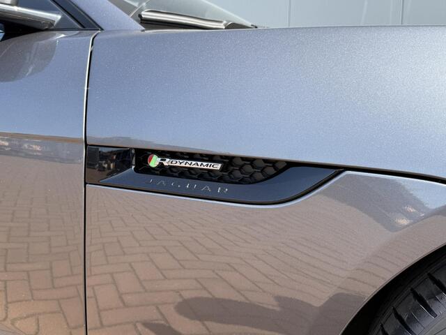 Jaguar F-TYPE P300 RWD R-Dynamic Black Edition