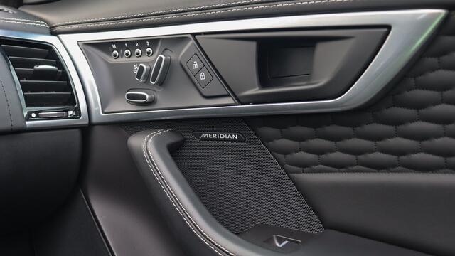 Jaguar F-TYPE P450 AWD First Edition | Stoelventilatie | Meridian | Performance Stoelen | Stuurwielverwarming