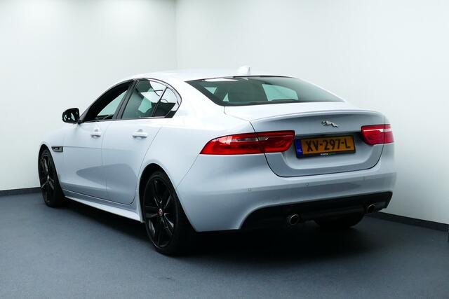 Jaguar XE 2.0t Prestige R-Sport Wit Metallic. 19"LMV, Navi, Camera, Xenon, Stoelverw