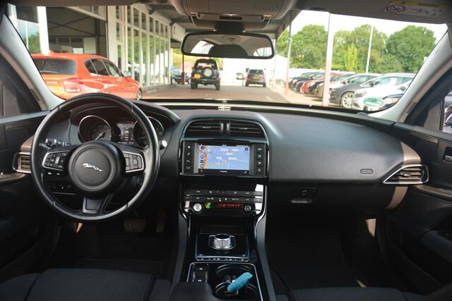 Jaguar XE 2.0 Prestige | Navigatie | Camera | Cruise-control | NL auto!! |