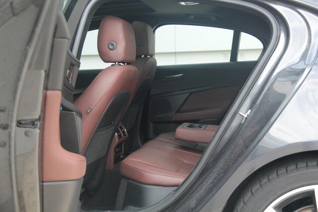 Jaguar XE 2.0 Portfolio