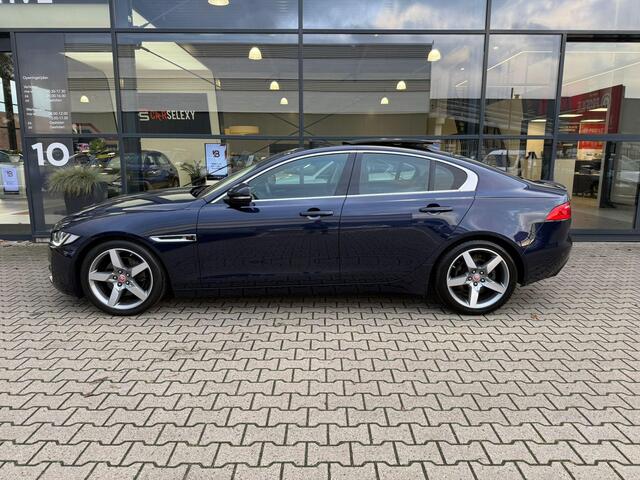 Jaguar XE 2.0 D Portfolio *Schuif-/Kanteldak & Trekhaak*