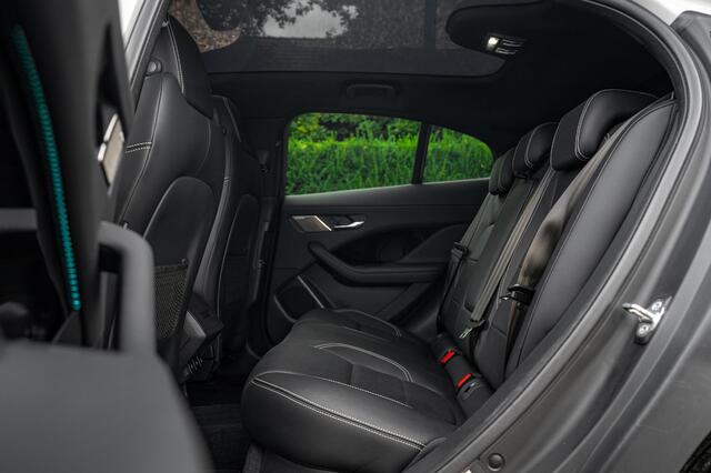 Jaguar i-Pace EV400 SE 90 kWh | ACC | HUD | Mederian | Pano