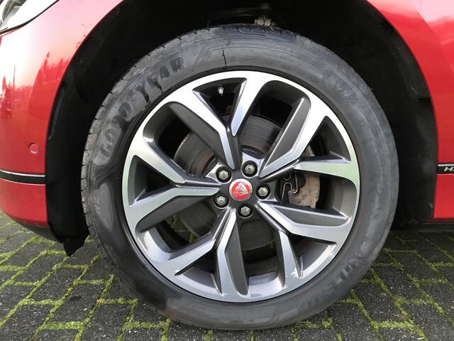 Jaguar i-Pace EV400 HSE 90 kWh | Rijklaar incl garantie | Panoramadak Trekhaak Navigatie Stoelverwarming