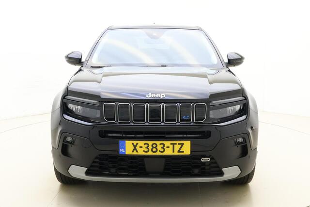 Jeep Avenger Altitude 54 kWh | Adaptive Cruise control | Climate control | Camera | 18" Lichtmetalen velgen | Getint glas | Keyless | Bluetooth | Draadloze telefoonlader