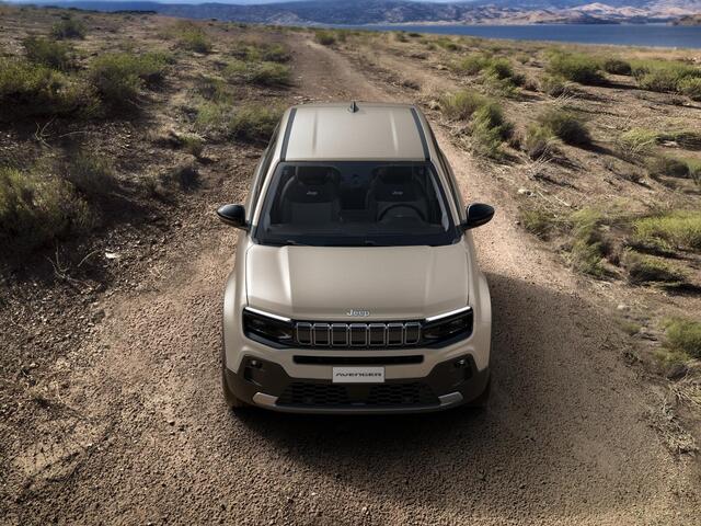 Jeep Avenger 1.2 e-Hybrid Summit | Winter Pack | Infotaiment & Convenience Pack