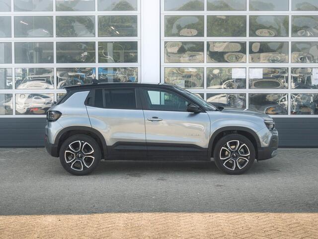 Jeep Avenger 1st Edition 54 kWh | Clima | Cruise | Adapt. Camera | Apple Carplay | BSM | 18" | Keyless | Winter Pack