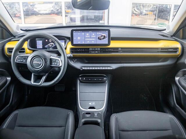 Jeep Avenger 1st Edition 54 kWh | Clima | Cruise | Adapt. Camera | Apple Carplay | BSM | 18" | Keyless | Winter Pack