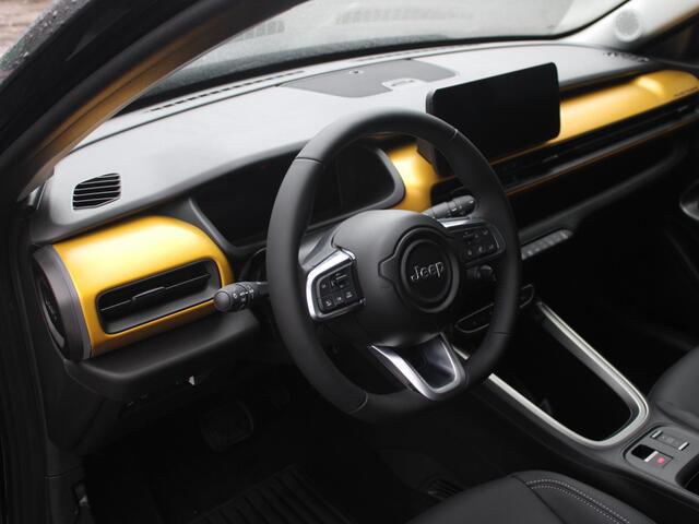 Jeep Avenger Summit 54 kWh | Leder | Apple Carplay | 18"