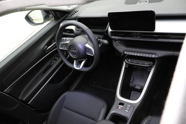 Jeep Avenger Summit 54 kWh | Panoramadak | 18'' lichtmetalen velgen | Stoelverwarming | Voorruitverwarming | Navigatie | LED projector koplampen | Elektrische achterklep | Warmtepomp