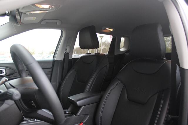 Jeep COMPASS 4xe 240PK Plug-in Hybrid S | NAVIGATIE 10,25 "TOUCHSCREEN | APPLE CARPLAY/ANDROID AUTO | ACHTERUITRIJ CAMERA | DAB+ RADIO | CLIMATE CONTROL | 19"GLOSS BLACK LICHTMETALEN VELGEN | ADAPTIVE / CRUISE CONTROL | DIGITAAL INSTRUMENTENPANEEL | LEDEREN BEKLEDING 