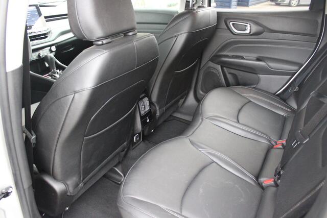 Jeep COMPASS 4xe 240PK Plug-in Hybrid S | NAVIGATIE 10,25 "TOUCHSCREEN | APPLE CARPLAY/ANDROID AUTO | ACHTERUITRIJ CAMERA | DAB+ RADIO | CLIMATE CONTROL | 19"GLOSS BLACK LICHTMETALEN VELGEN | ADAPTIVE / CRUISE CONTROL | DIGITAAL INSTRUMENTENPANEEL | LEDEREN BEKLEDING 