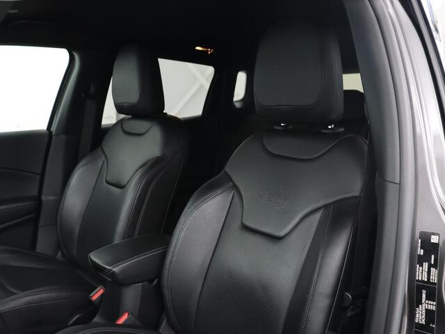 Jeep COMPASS 4xe 240 Plug-in Hybrid Elecrtic S | Stoelventilatie | Leder | Camera | Carplay | Keyless | Stoel & stuurverwarming | Navigatie | Xenon | 19'' lichtmetalen velgen | PHEV