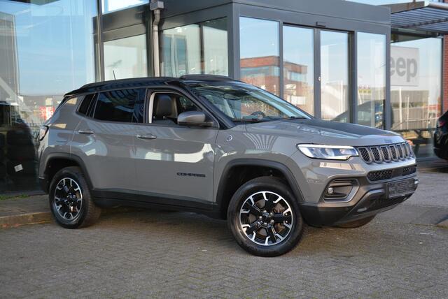 Jeep COMPASS 4xe 240 Plug-in Hybrid Electric Trailhawk | Panoramadak | 360 camera | Stoelverwarming | 12 maanden garantie