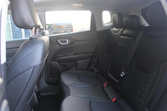 Jeep COMPASS 1.5T 142PK e-Hybrid North Star | PANORAMISCH SCHUIF / KANTEL DAK | ALPINE AUDIO SYSTEM | NAVIGATIE 10,25 "TOUCHSCREEN | APPLE CARPLAY/ANDROID AUTO | 360° ACHTERUITRIJ | DAB+ RADIO | CLIMATE CONTROL | GLOSS BLACK LICHTMETALEN VELGEN | ADAPTIVE / CRUISE CON