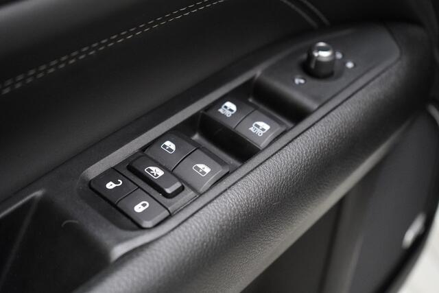 Jeep COMPASS 4xe 240 Plug-in Hybrid S | Panoramadak | Trekhaak | Leder | Alpine Sound | Memory