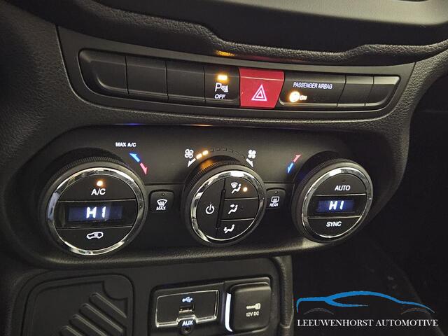 Jeep RENEGADE 1.4 MultiAir Longitude, AUTOMAAT, clima, cruise, navi, trekhaak, NL-auto