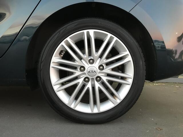 KIA CARENS 1.6 ExecutiveLine 7 persoons