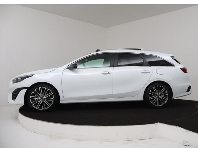 KIA CEE D Ceed Sportswagon 1.5 T-GDi GT-PlusLine | Panoramadak | 18 Inch Lichtmetalen velgen | Adaptive Cruise Control | NIEUW !! Uit voorraad leverbaar!