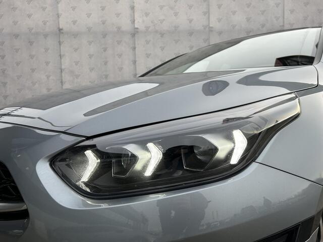 KIA CEE D Ceed 1.5 T-GDi GT-PlusLine Panoramadak | Camera | Navi | Stuur-/Stoelverwarming | Leder/Alcantara | 17" Velgen | Clima | Apple CarPlay/Android Auto | Key-Less | PDC | Cruise | LED |