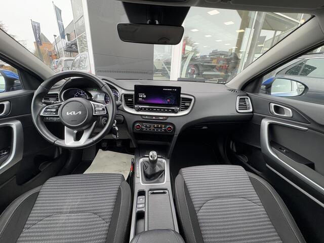 KIA CEE D Ceed Sportswagon 1.5 T-GDi DynamicLine | Unieke Kleur | Afneembare Trekhaak | Navigatie | Camera Achter | Sensoren | Enz...