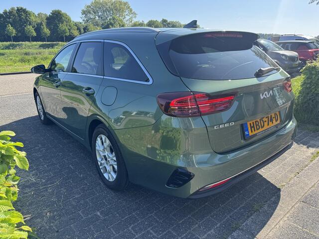 KIA CEE D Ceed Sportswagon 1.5 T-GDi DynamicPlusLine | Unieke Kleur | Dodehoeksensor | Digitale Tellers | Camera Achter | Enz...