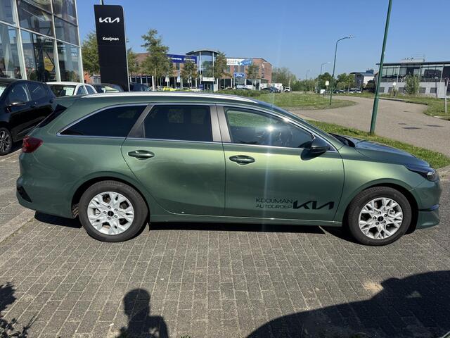 KIA CEE D Ceed Sportswagon 1.5 T-GDi DynamicPlusLine | Unieke Kleur | Dodehoeksensor | Digitale Tellers | Camera Achter | Enz...