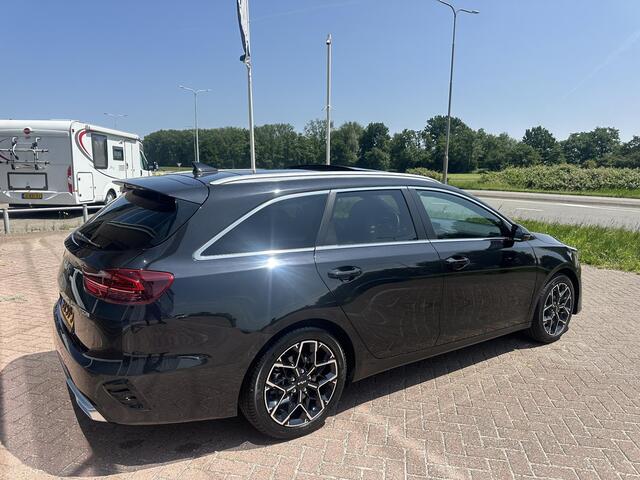 KIA CEE D Ceed Sportswagon 1.5 T-GDi GT-Line Pano | Nieuw Geleverd | Stoelverwarming