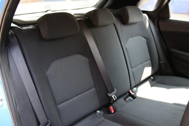 KIA CEE D 1.0 T-GDI Comfortline, Stoel en stuurverw, PDC, DAB