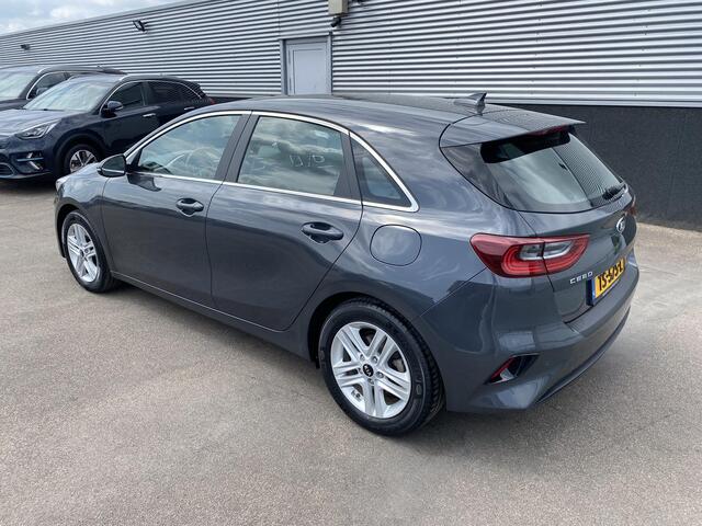 KIA CEE D Ceed 1.0 T-GDi DynamicLine Navigatie, Achteruitrijcamera, Nieuw geleverd en dealeronderhouden, Parkeersensoren, Climate control, Cruise control
