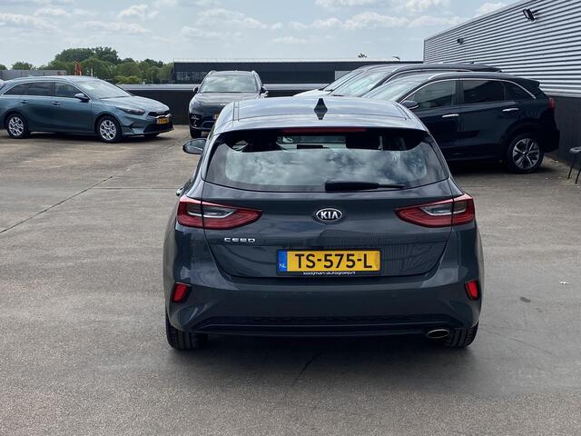 KIA CEE D Ceed 1.0 T-GDi DynamicLine Navigatie, Achteruitrijcamera, Nieuw geleverd en dealeronderhouden, Parkeersensoren, Climate control, Cruise control