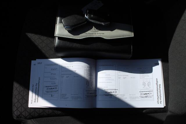 KIA CEE D Ceed Sportswagon 1.0 T-GDi Dynamicplusline/Climate control/Cruise control/Lane assist/Achteruitrijcamera/Apple carplay/Stoelverwarming/Stuurverwarming/DAB/LED koplampen/16'' Lichtmetalen velgen.