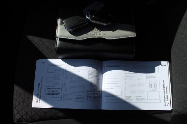 KIA CEE D Ceed Sportswagon 1.0 T-GDi Dynamicplusline/Climate control/Cruise control/Lane assist/Achteruitrijcamera/Apple carplay/Stoelverwarming/Stuurverwarming/DAB/LED koplampen/16'' Lichtmetalen velgen.