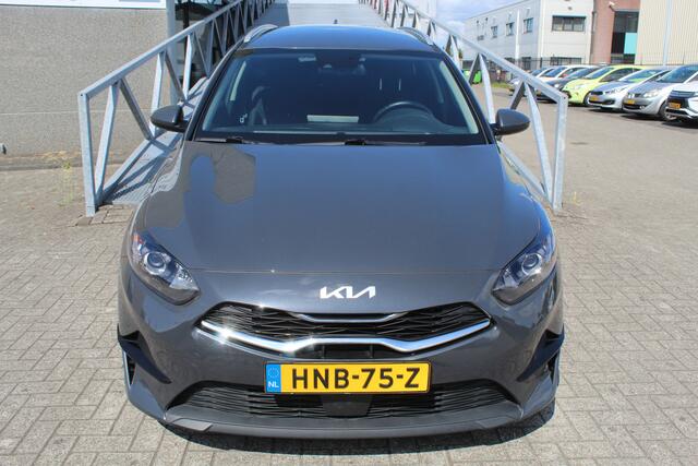 KIA CEE D Ceed Sportswagon 1.0 T-GDi Dynamicplusline/Climate control/Cruise control/Lane assist/Achteruitrijcamera/Apple carplay/Stoelverwarming/Stuurverwarming/DAB/LED koplampen/16'' Lichtmetalen velgen.