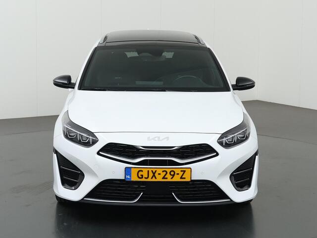 KIA CEE D Ceed Sportswagon 1.5 T-GDi GT-Line | Panoramadak | Navigatie | Parkeercamera | Stoel/Stuurverwarming | Keyless Go |