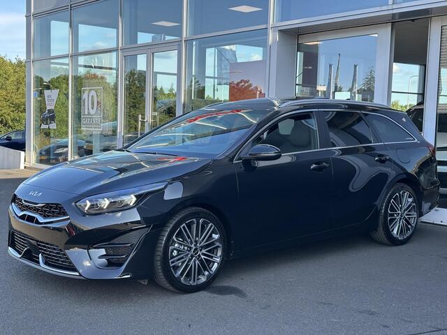 KIA CEE D Ceed Sportswagon 1.5 T-GDi GT-PlusLine Schuif-/kanteldak | 18 inch | Parkeersensoren V+A | Verwarmde voorstoelen