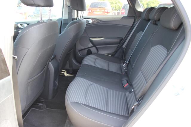 KIA CEE D Ceed Sportswagon 1.5 T-GDi DynamicLine Automaat | Stoel- en Stuurverwarming |