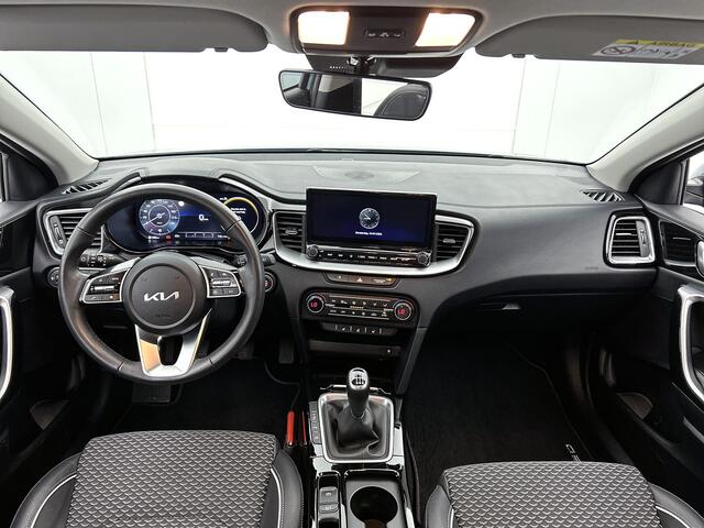 KIA CEE D Ceed 1.5 T-GDi DynamicPlusLine | Hot hatch! | Parkeercamera | Navi |