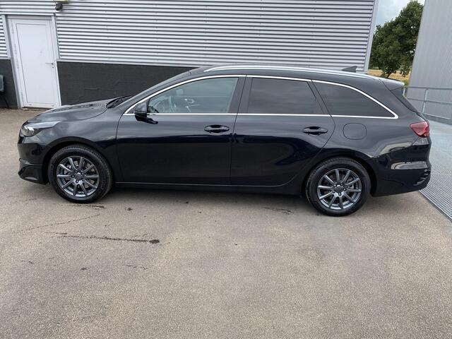 KIA CEE D Ceed Sportswagon 1.0 T-GDi DynamicPlusLine Navigatie, Dodehoekdetectie, Stoel- & Stuurwiel verwarmd, Privacy glass, Smart Key, elek. Achterklep, Nieuw geleverd + onderhoudshistorie