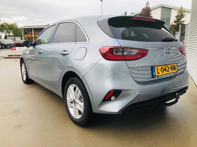 KIA CEE D Ceed 1.5 T-GDi DynamicPlusLine Automaat 160pk MHEV/Trekhaak/Verzwaarde achterveren LET OP ! Auto rijdt momenteel km-stand kan iets varieeren !