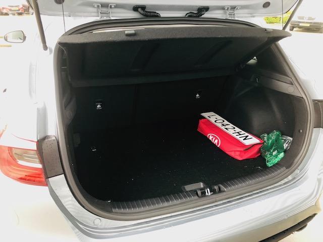 KIA CEE D Ceed 1.5 T-GDi DynamicPlusLine Automaat 160pk MHEV/Trekhaak/Verzwaarde achterveren LET OP ! Auto rijdt momenteel km-stand kan iets varieeren !