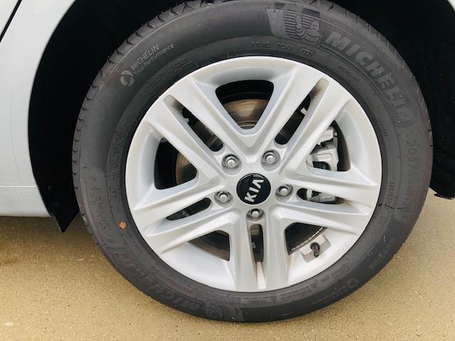 KIA CEE D Ceed 1.5 T-GDi DynamicPlusLine Automaat 160pk MHEV/Trekhaak/Verzwaarde achterveren LET OP ! Auto rijdt momenteel km-stand kan iets varieeren !