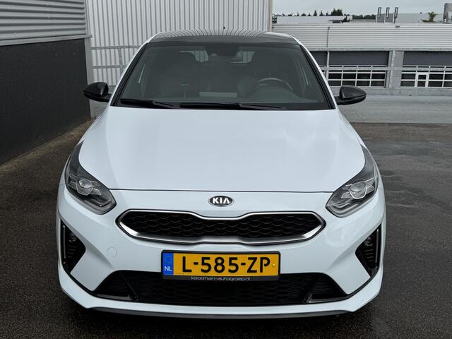 KIA CEE D Ceed 1.0 T-GDi GT-Line Schuif/kanteldak, Stoel- & Stuurwiel verwarmd, NL-auto, Navigatie, Achteruitrijcamera, Smart Key, Climate control