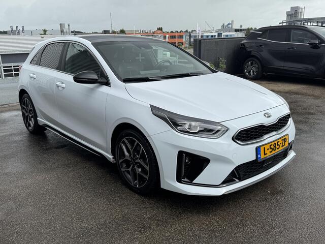 KIA CEE D Ceed 1.0 T-GDi GT-Line Schuif/kanteldak, Stoel- & Stuurwiel verwarmd, NL-auto, Navigatie, Achteruitrijcamera, Smart Key, Climate control