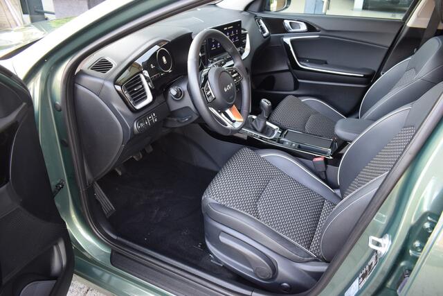 KIA CEE D Ceed Sportswagon 1.5 T-GDi DynamicPlusLine | Cruise Control | Navigatie | Camera | Stoel+StuurVerwarming | Keyless | Tot 10Jr. Kia-Garantie