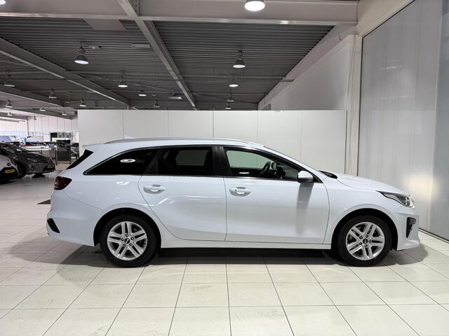 KIA CEE D Ceed Sportswagon 1.4 T-GDi DynamicPlusLine Apple Carplay/Android Auto, stoel en stuur verwarming, Navigatie, Camera.
