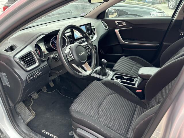 KIA CEE D Ceed 1.0 T-GDi DynamicLine NWE MODEL / NAVI / CLIMA / PDC / CAMERA / DAB+ / CARPLAY / NL-AUTO
