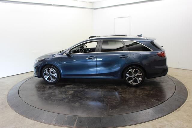 KIA CEE D Ceed Sportswagon 1.6 GDI PHEV ExecutiveLine Pano Dhoek Leder Cam Mem-Stoel Koel + Verw El-aKlep