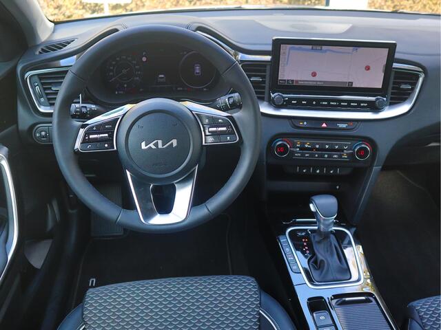 KIA CEE D Ceed Sportswagon 1.5 T-GDi DynamicPlusLine | Navigatie | Camera | Stoelverwarming | ECC-Airco | Tot 10Jr. Kia-Garantie |